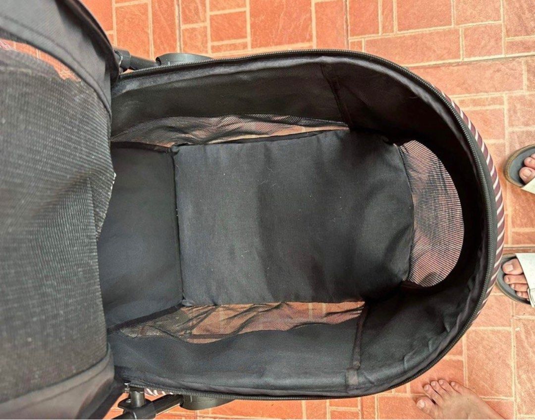 Dog Stroller (2in1) (Category: Strollers) located in Taguig. Submitted by onlyshhh (Listing ID 1275966701, Image 3). Description: .