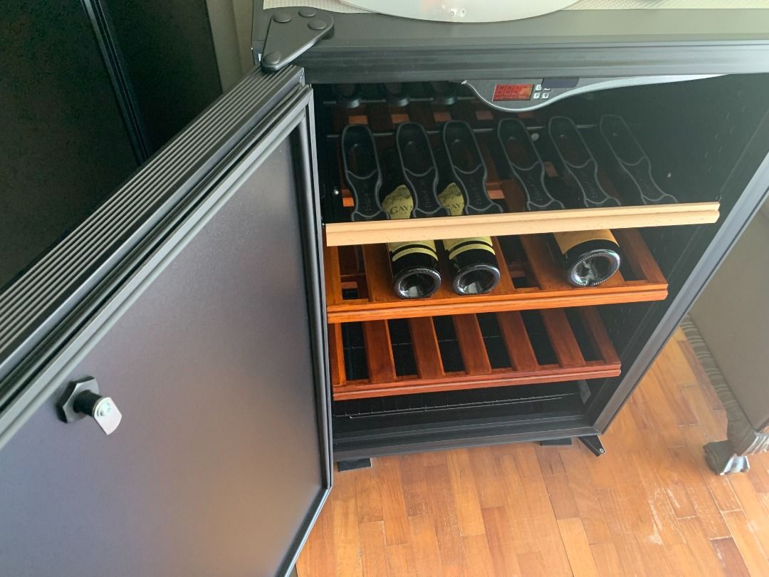 EuroCave Wine Fridge Vieillitheque Series, TV & Home Appliances, Kitchen Appliances, Wine Cellar