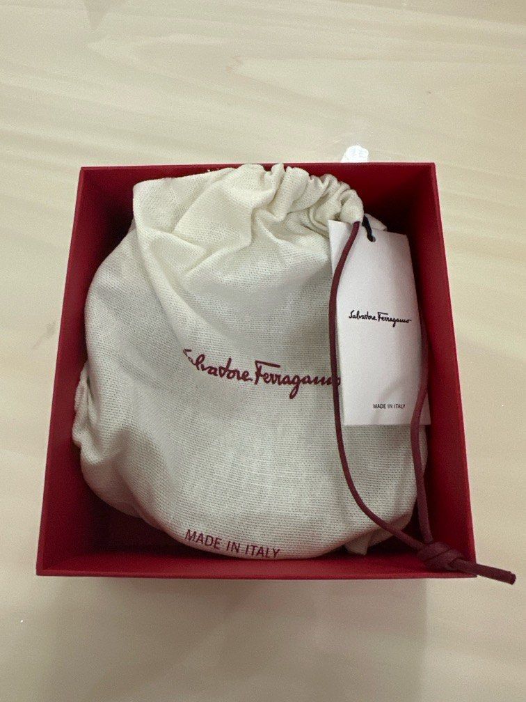 Ferragamo belt hotsell dust bag