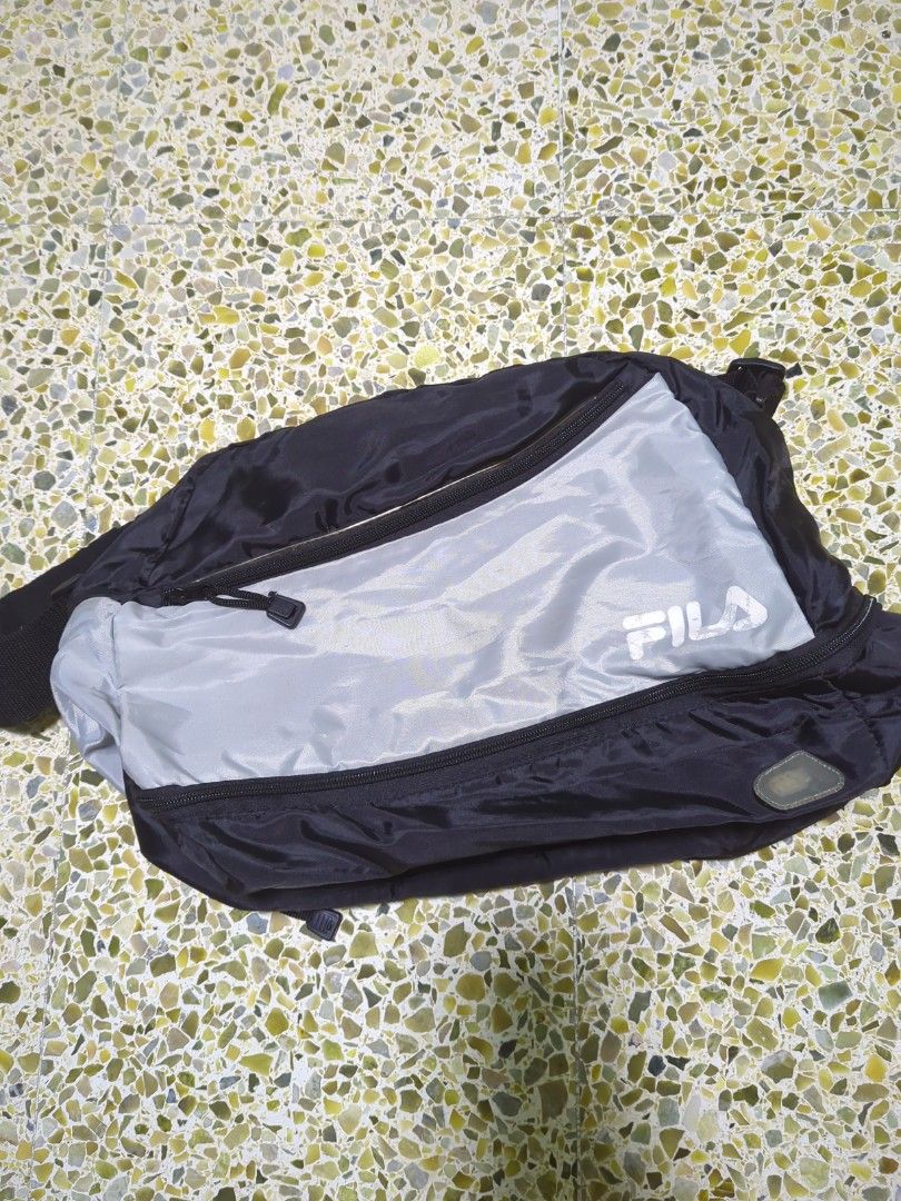 FILA Sling Bag w Shoe Compartment in Grey, Sports Equipment, Other