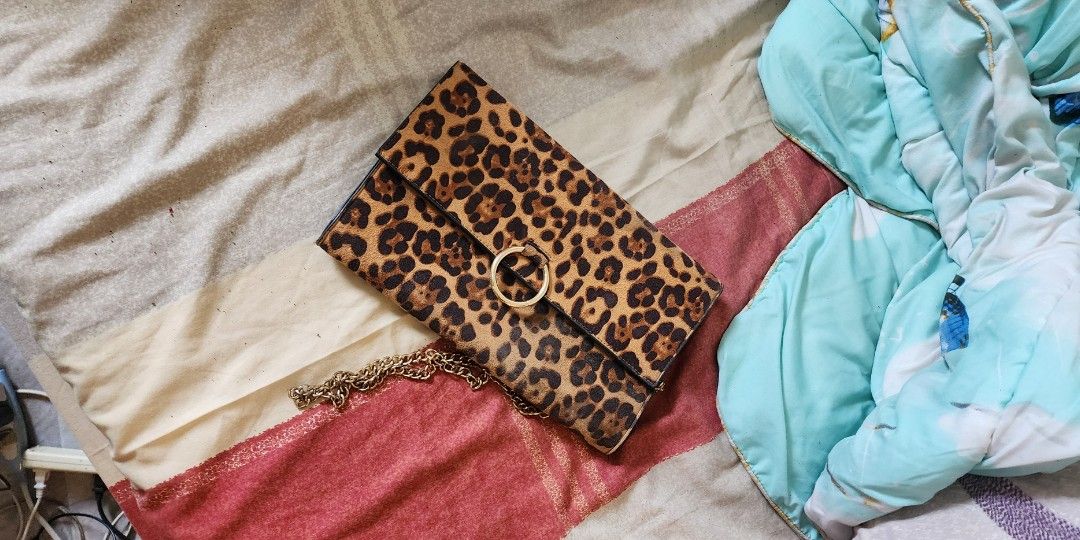 Forever 21 clutch animal print Women s Fashion Bags Wallets