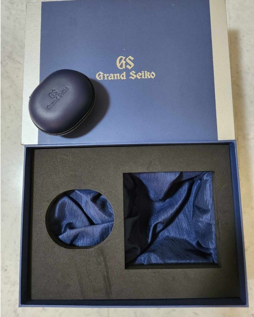 Grand Seiko Mega Display box with travel watch box case