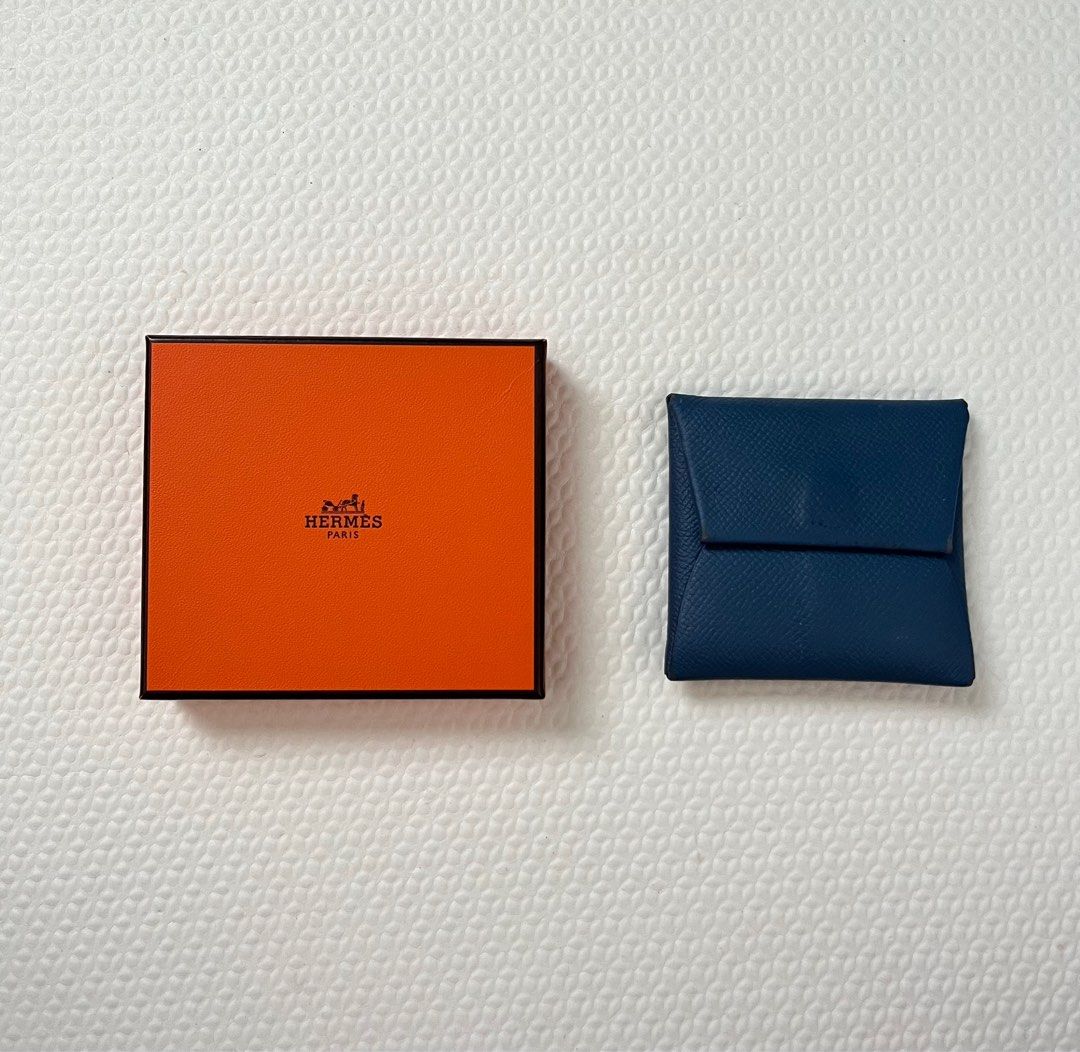 Hermes Bastia coin purse (Category: Luxury Bags & Wallets) located in Cavite. Submitted by summerbyy (Listing ID 1275967284, Image 1). Description: Original Hermes With box Signs of usage.