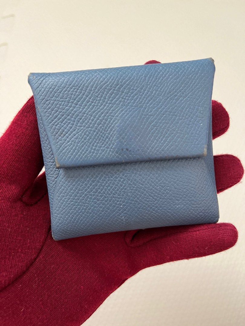 Hermes Bastia coin purse (Category: Luxury Bags & Wallets) located in Cavite. Submitted by summerbyy (Listing ID 1275967284, Image 2). Description: Original Hermes With box Signs of usage.