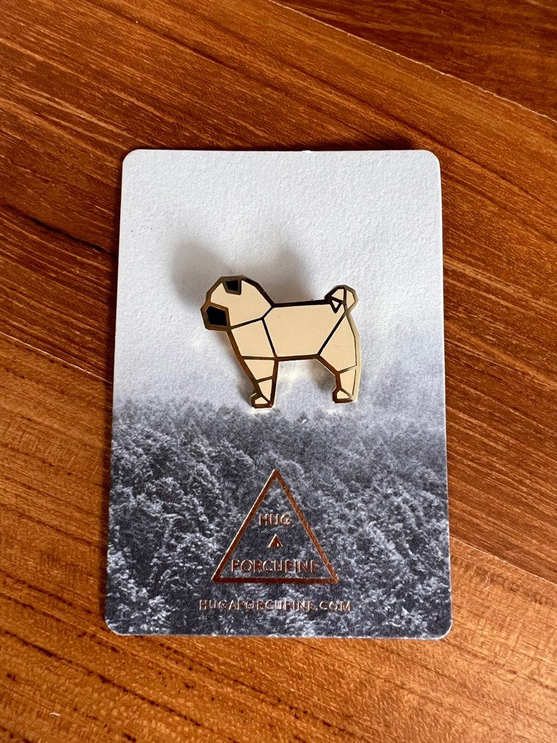 Pug brooch top