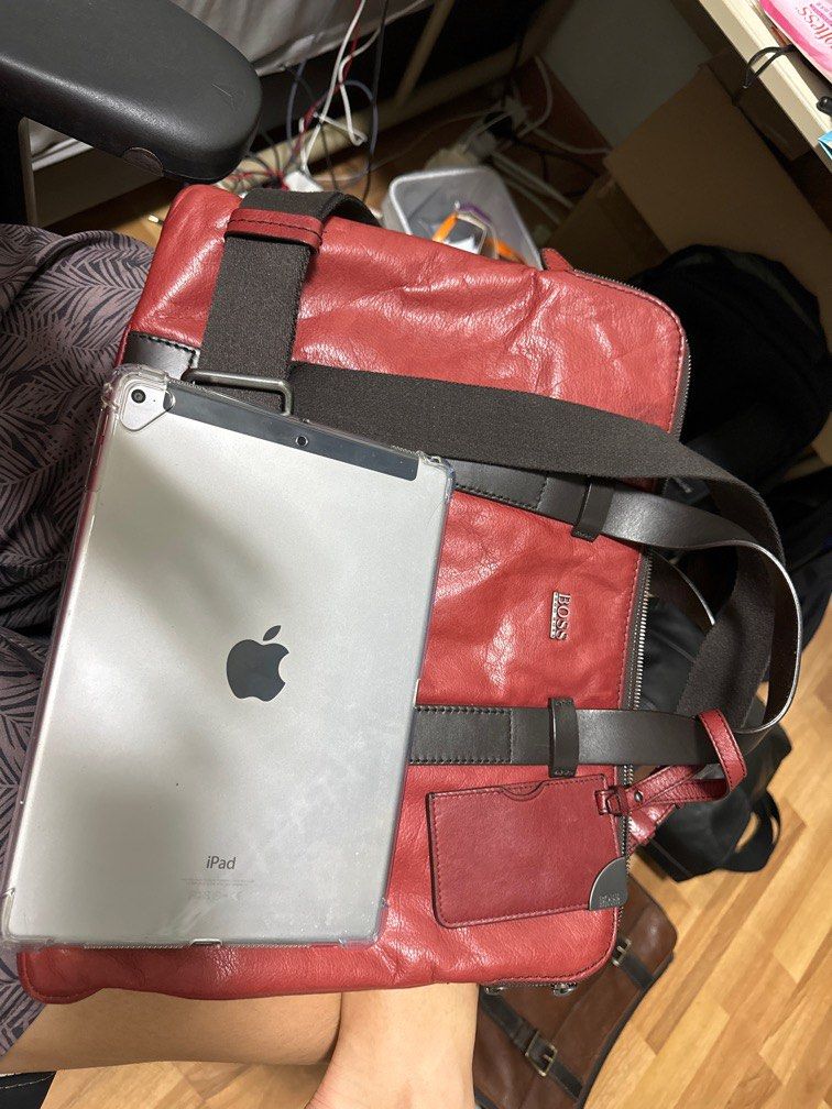 Hugo boss 2025 laptop bag sale