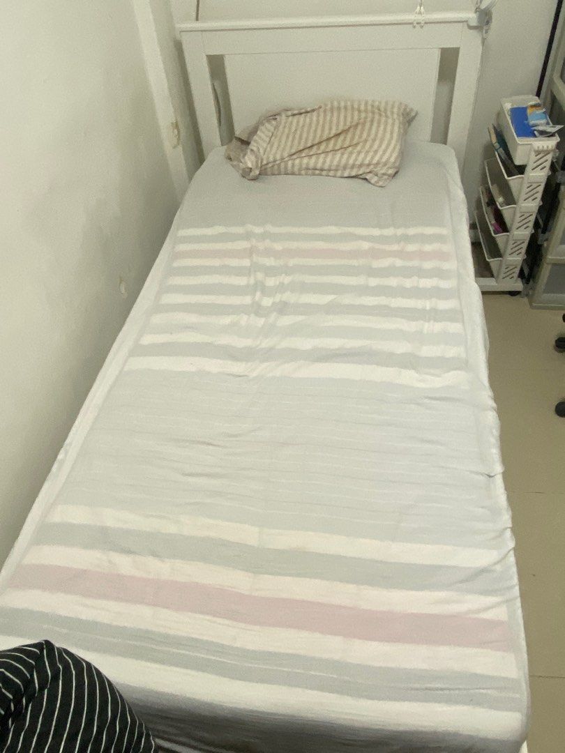 Ikea Songesand Luroy single bed
