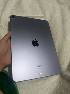 iPad 5th Gen Wifi only with Apple Pencil 2 Almost New