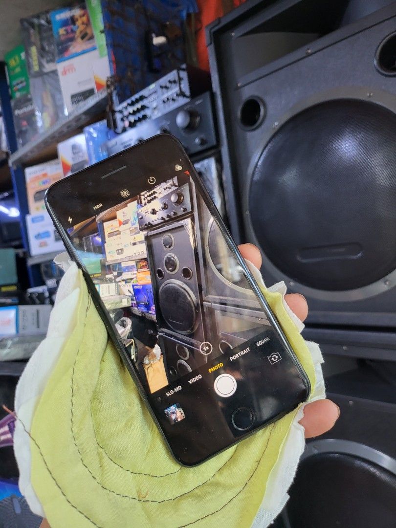 Iphone 7 plus (Category: iPhone 7 Series) located in Quezon City. Submitted by mubrogadgets (Listing ID 1276009152, Image 3). Description: IPHONE 7 PLUS 32GB NO ISSUE ORIG BATTERY/65 BATT LIFE NO HISTORY OF REPAIR SUER LINAW NG CAMERA good finger print globe or tm lang pwede sa sim.