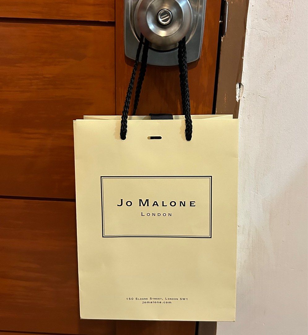 Jo Malone Guaranteed authentic paperbag with ribbon (Category: Luxury Bags & Wallets) located in Makati City. Submitted by ksjinnie (Listing ID 1275900118, Image 2). Description: Guaranteed authentic Jo Malone paperbag with ribbon *Size: Medium *Brand new *No damages *Personal owned, handled and stored with care (in air-conditioned place) *Selling for only 450 *Rfs: decluttering paperbags Fixed price. Will not entertain lower offers. Location: Ta