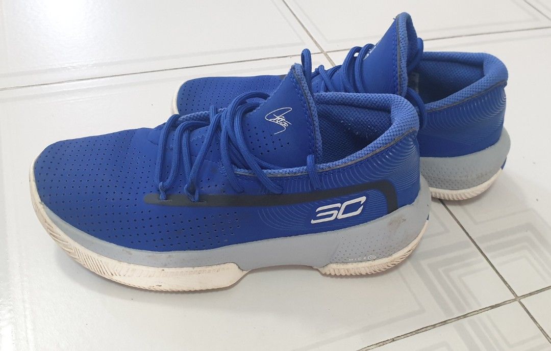 Steph curry store kids basketball shoes