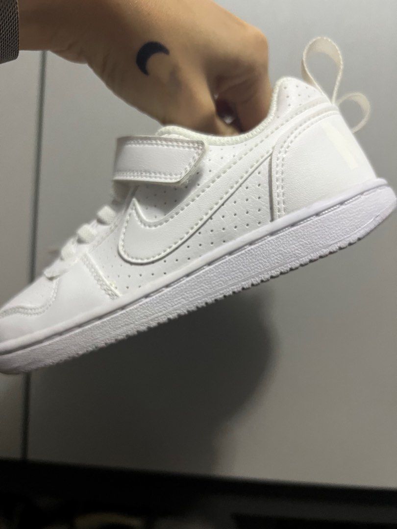 White nike air kids outlet