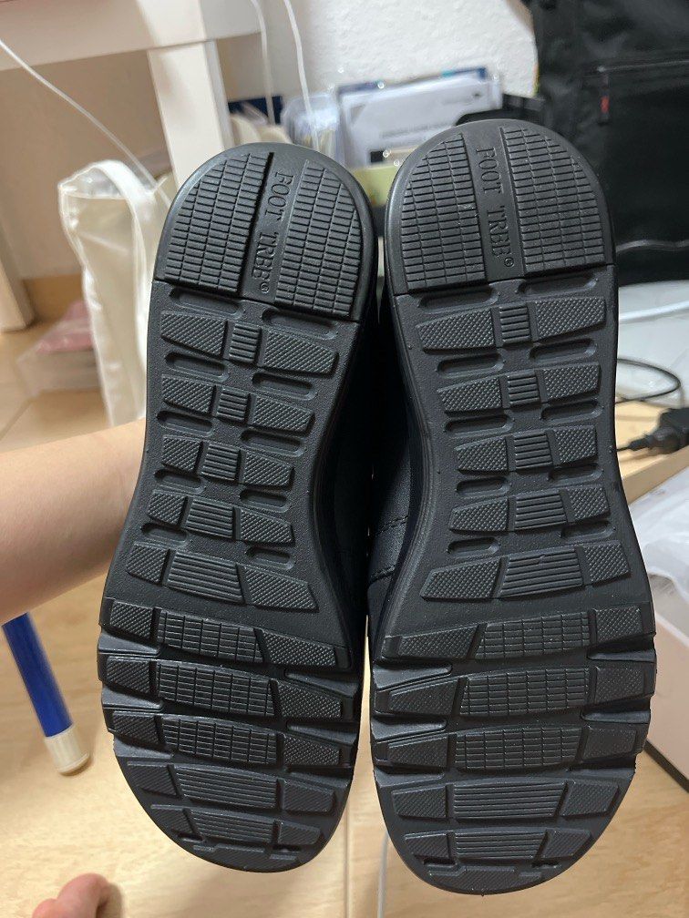 comfy black non slip shoes