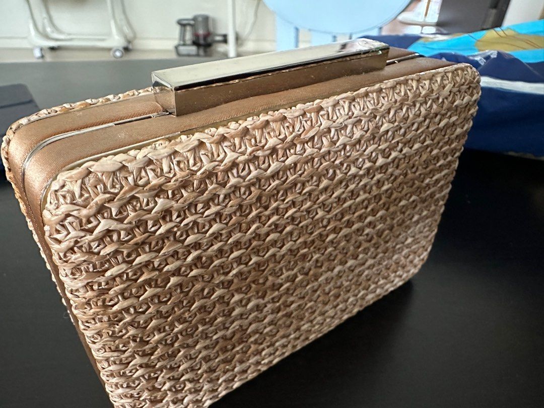 Lk bennett gold on sale clutch bag