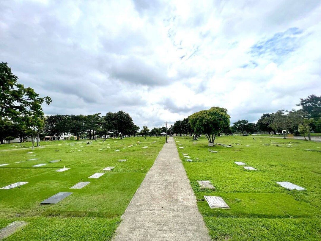 Manila memorial Lot for Sale, Property, For Sale, Memorial Lot on Carousell