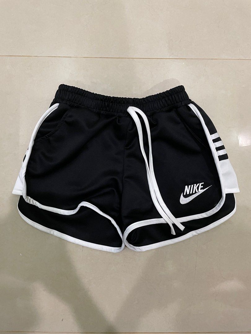 Nike cloth best sale shorts womens