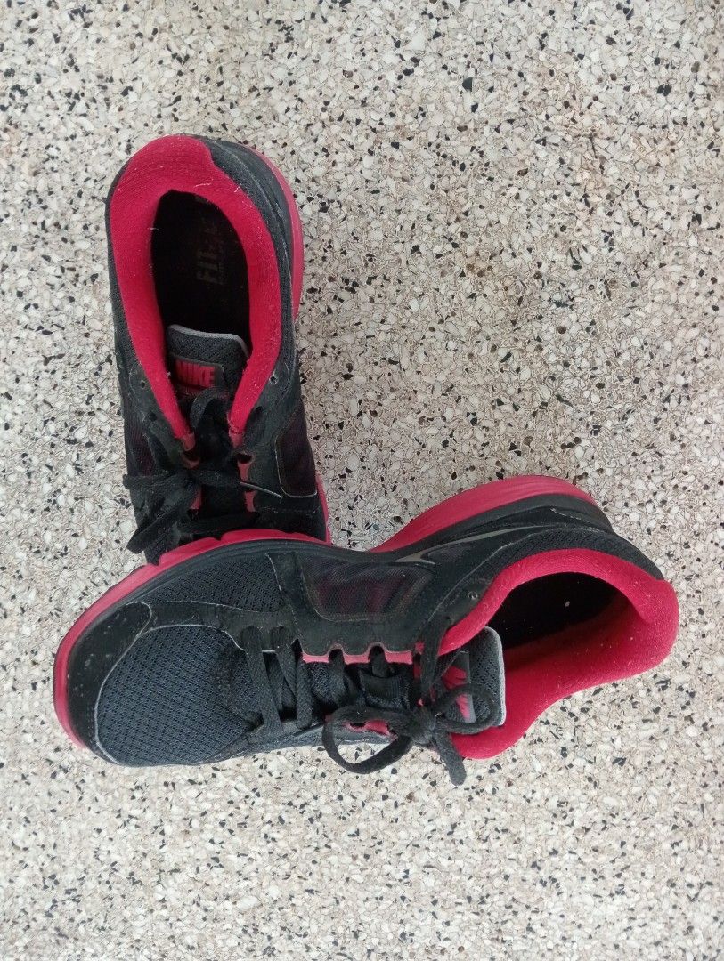 Mens black nike walking shoes sale