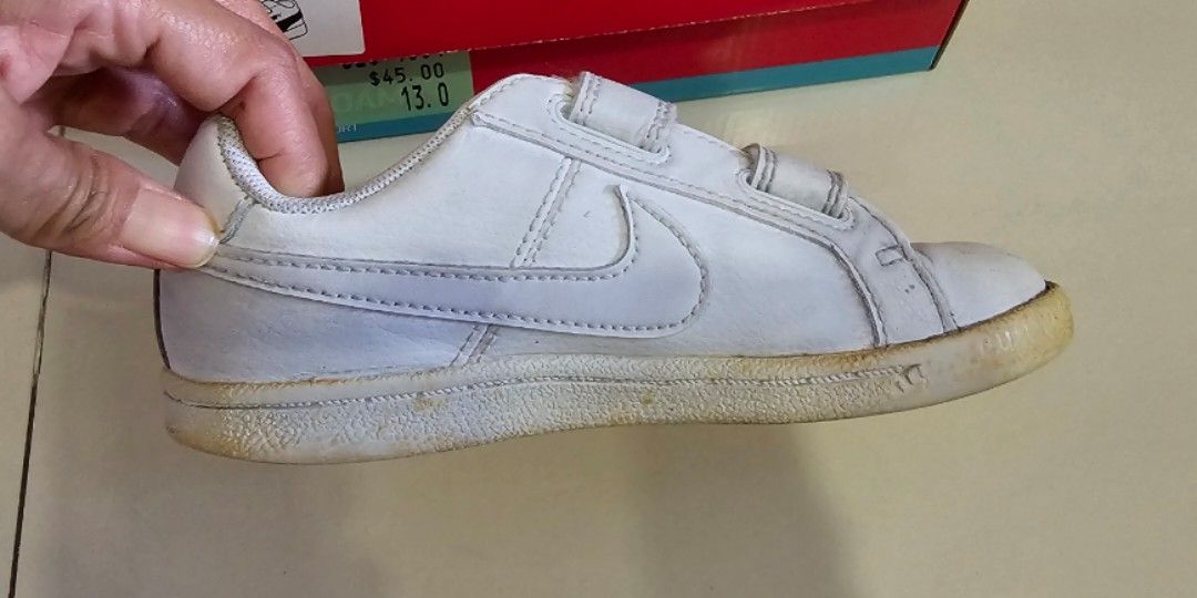 White nike velcro new arrivals sneakers