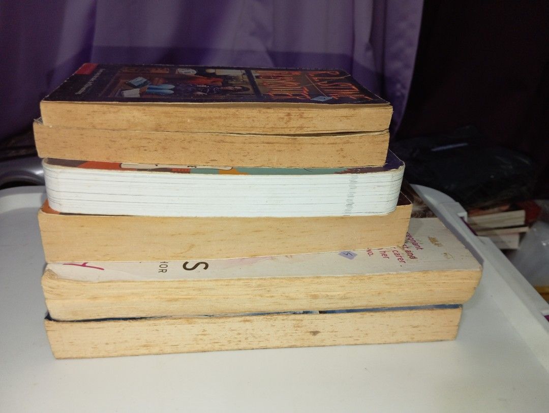 Novel Bahasa Inggeris Hobbies Toys Books Magazines Storybooks On