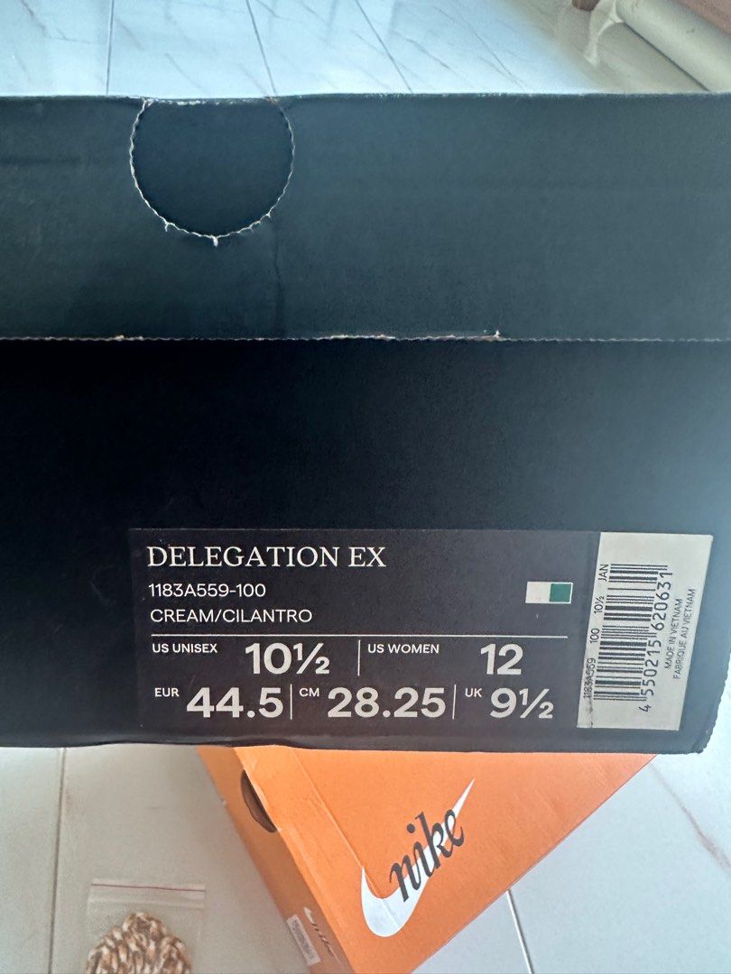 Onitsuka Tiger Delegation EX (Category: Sneakers) located in Singapore. Submitted by claytonnnwj (Listing ID 1275972973, Image 1). Description: Selling a preloved pair of Onitdula Tiger Delegation EX as I am no longer wearing it. As from the picture, the shoes are still in good condition. Shoes are 100% authentic.