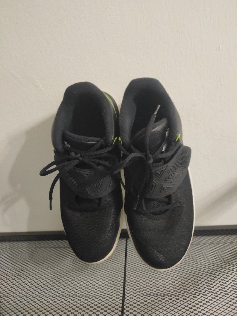 Original Nike basketball zoom mens Kyrie v01 flytrap 3 Women s Fashion Footwear Sneakers on Carousell