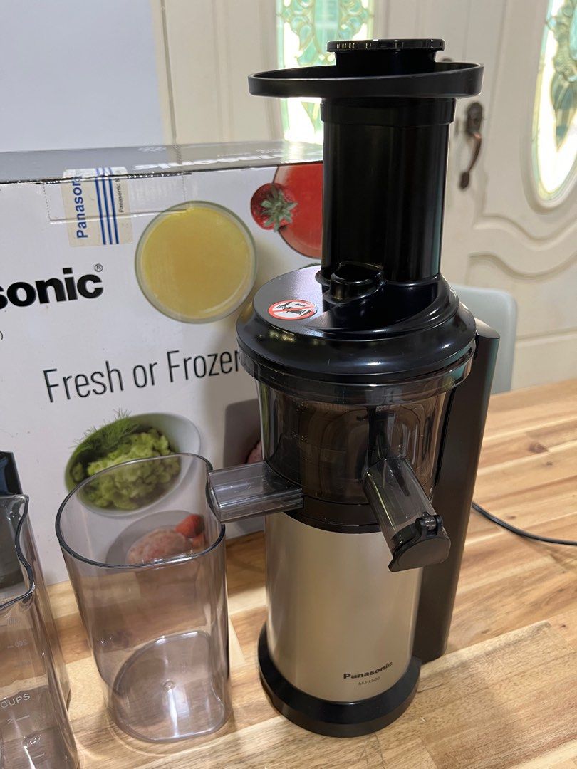 Panasonic Slow Juicer MJL500SSK, TV & Home Appliances, Kitchen