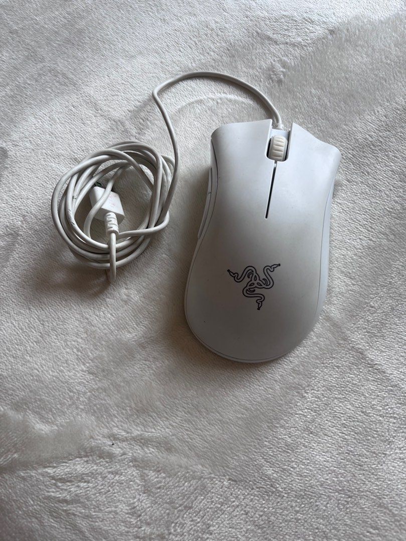 Razer Deathadder Essential (Category: Mouse & Mousepads) located in Quezon City. Submitted by toasterpiee (Listing ID 1275911678, Image 1). Description: .