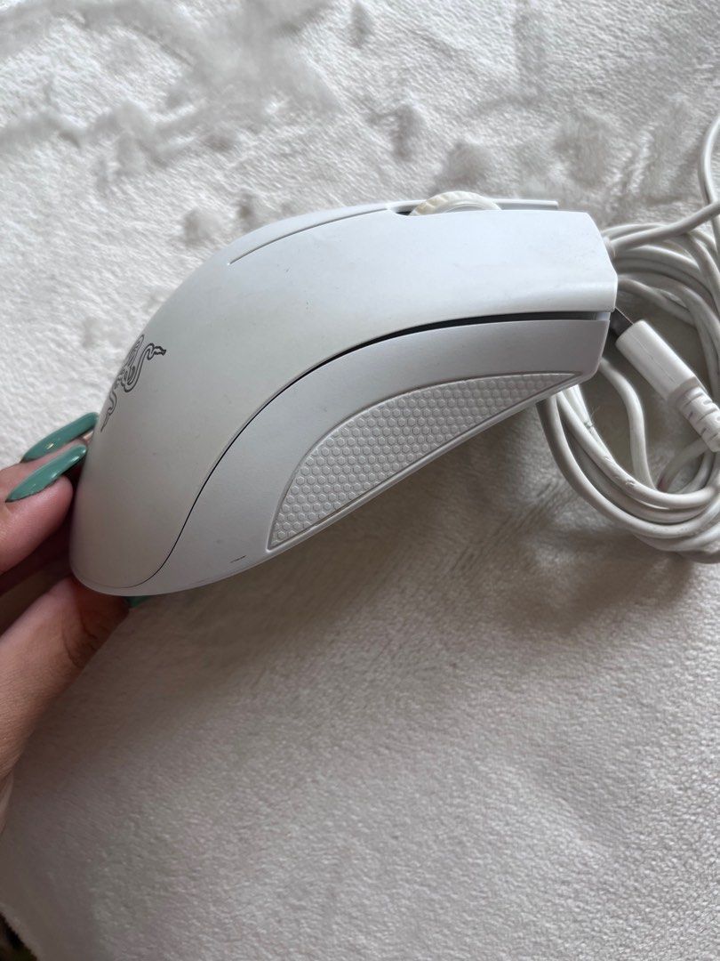 Razer Deathadder Essential (Category: Mouse & Mousepads) located in Quezon City. Submitted by toasterpiee (Listing ID 1275911678, Image 3). Description: .