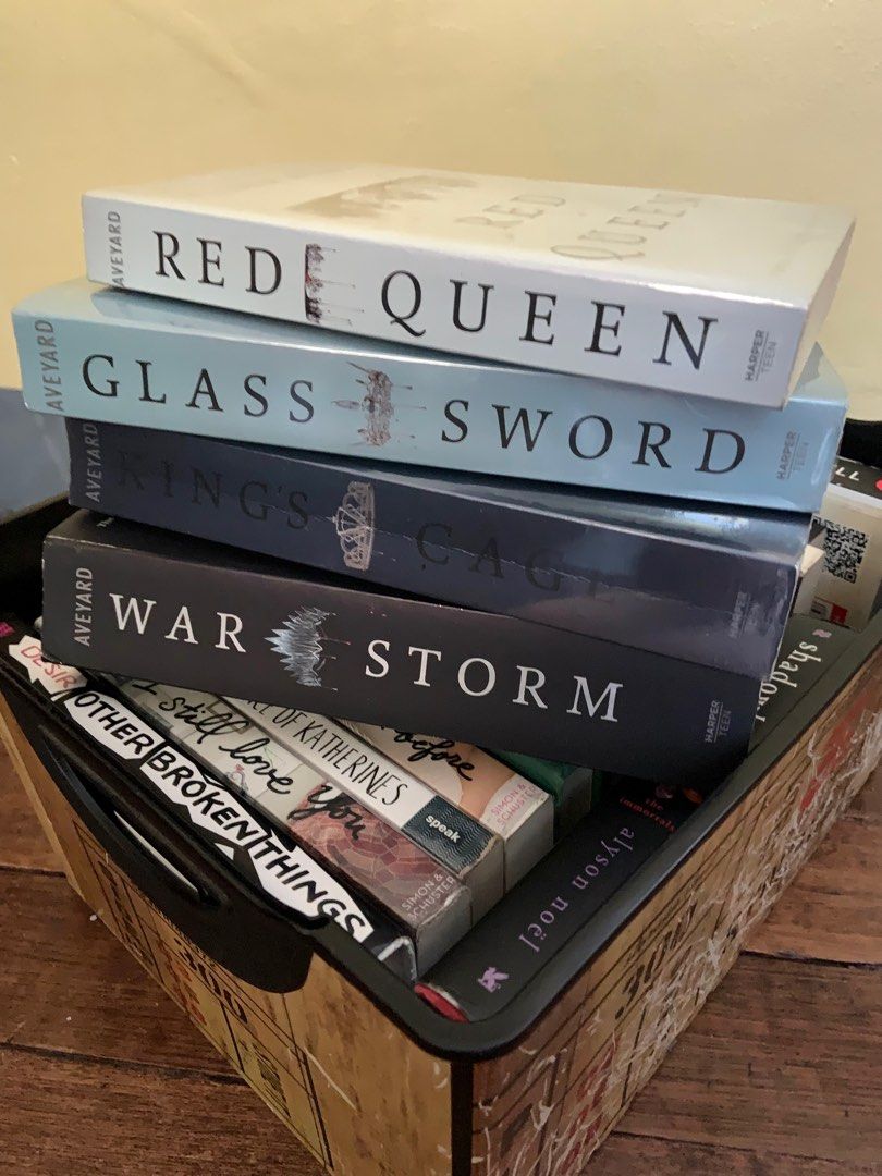 Red Queen Book Set by Victoria Aveyard, Hobbies & Toys, Books & Magazines, Fiction & NonFiction
