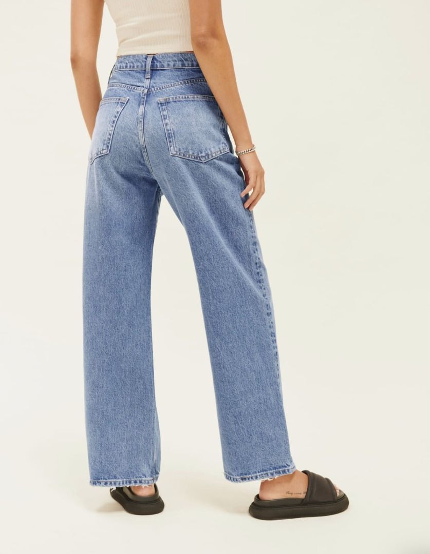 Reformation Wilder High Rise Wide Leg Cropped Jeans - Size 25, Women's  Fashion, Bottoms, Jeans & Leggings on Carousell