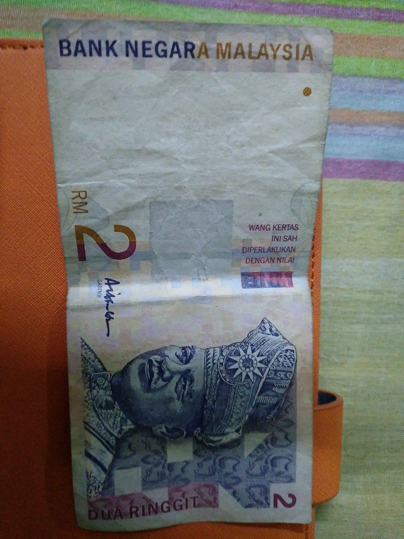 Rm2 notes (Category: Currency) located in Shah Alam. Submitted by qwert121 (Listing ID 1276050775, Image 2). Description: Vintage RM2 notes for collectors 2 different notes available each RM25 take both RM40 COD shah alam seksyen 24 7-11 postage available.