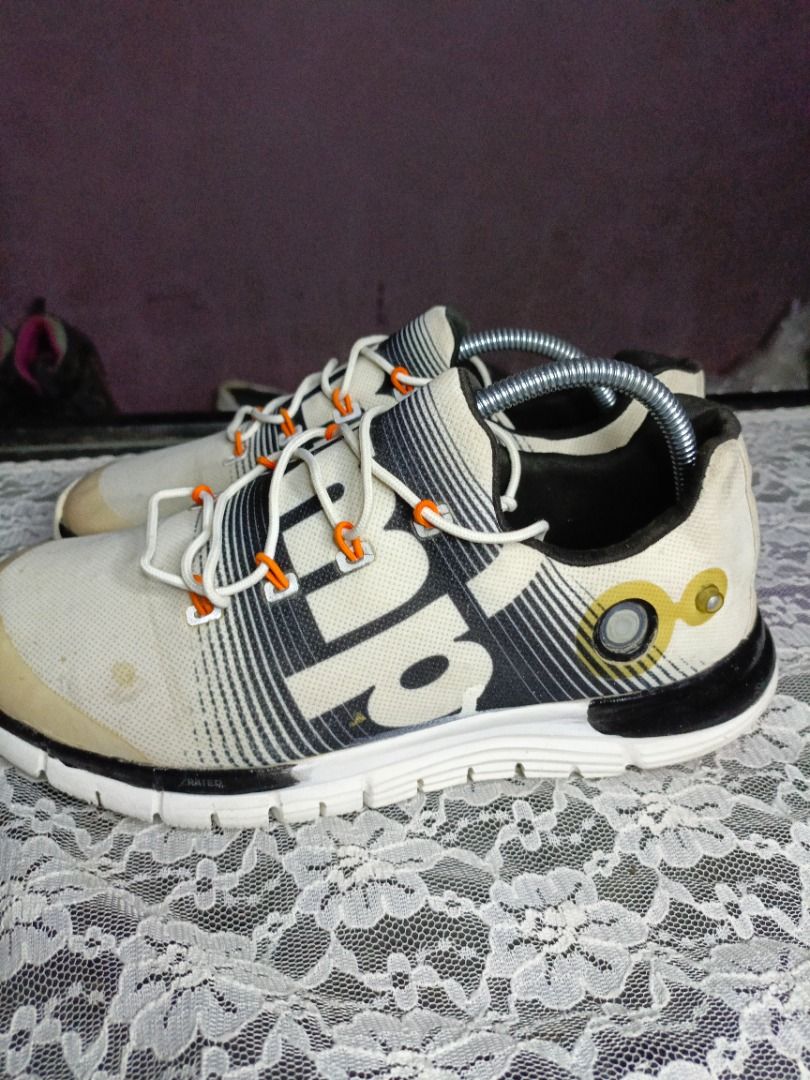 Sepatu Reebok Pump Fesyen Pria Sepatu Sneakers di Carousell