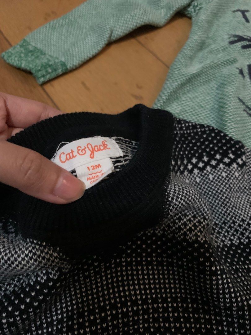 Set of baby sweaters (Category: Babies & Kids Fashion) located in Taguig. Submitted by sclosetcleanup (Listing ID 1275921139, Image 2). Description: 12-18 months. Take all for 500 or 200 each..