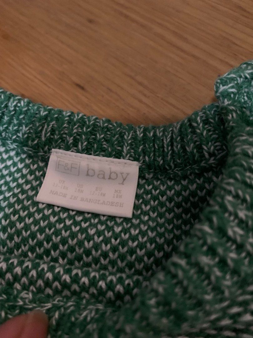 Set of baby sweaters (Category: Babies & Kids Fashion) located in Taguig. Submitted by sclosetcleanup (Listing ID 1275921139, Image 3). Description: 12-18 months. Take all for 500 or 200 each..