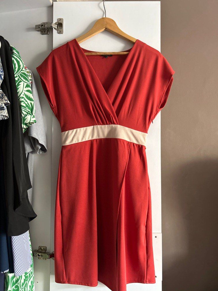 Red v neck dress clearance short