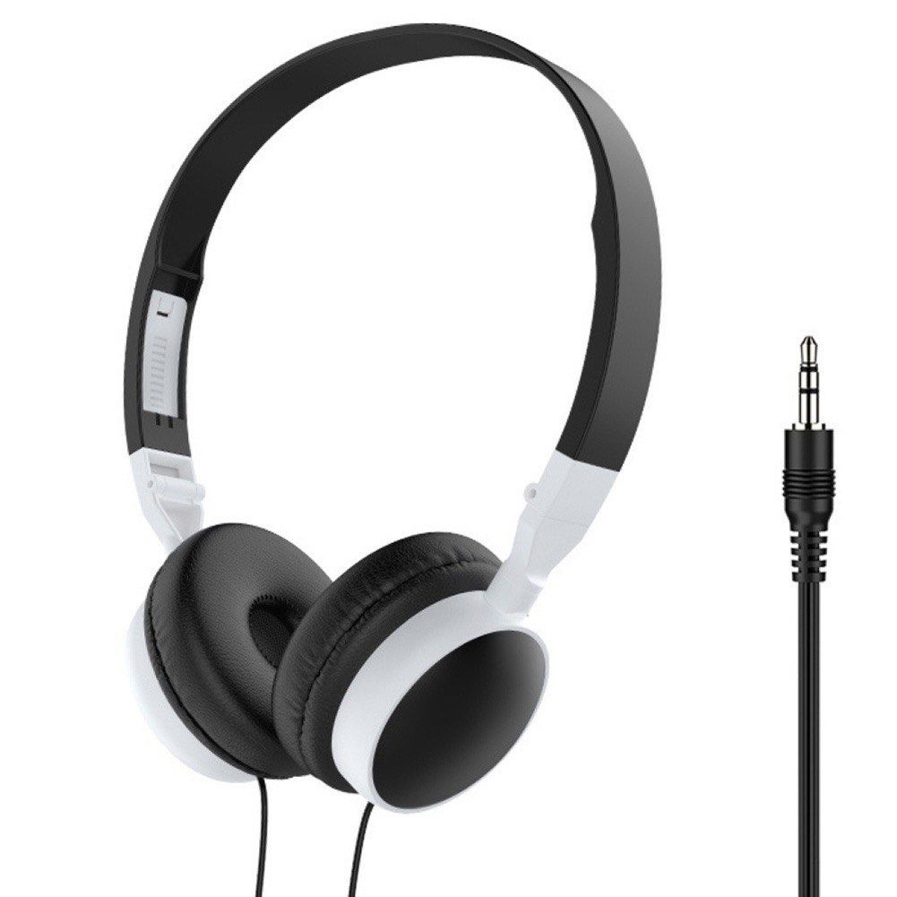 Simple Headset (Category: Headphones & Headsets) located in Singapore. Submitted by sylence2009 (Listing ID 1275922935, Image 1). Description: Simple headset for listening to music. It’s brand new in sealed pack. Christmas gift and not using it. Delivery via SingPost registered Tracked parcel. .