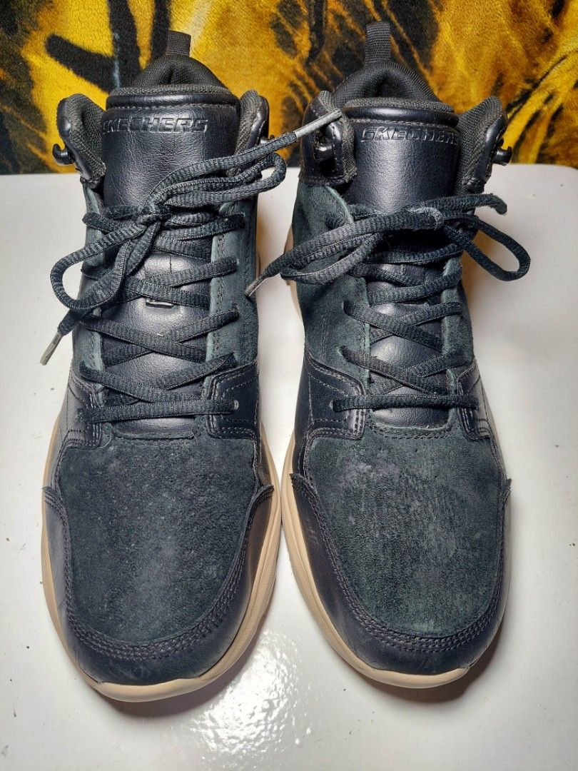 Skechers store boots 10.5
