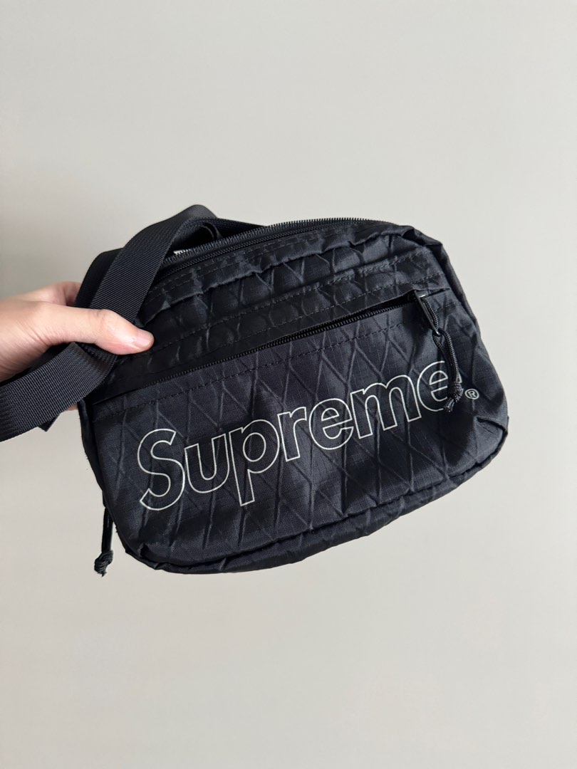 Supreme fw18 black shoulder bag hotsell