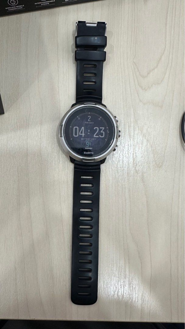 Suunto d5 store vs garmin mk1