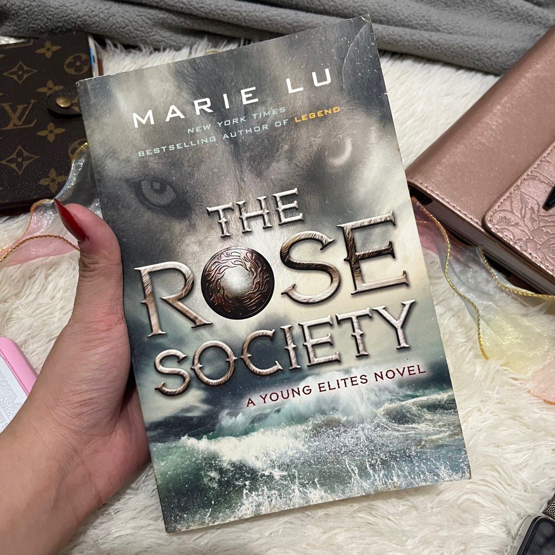 The Rose Society - Marie Lu (Category: Storybooks) located in Makati City. Submitted by thepaperbackdiary (Listing ID 1276072184, Image 2). Description: The book is in a great condition. No major flaws to declare. The only issue would be the yellowing of pages (which I personally love). Nonetheless, it isn’t bothering. MOP: Gcash / Maya / Grabpay /BPI / CIMB / Tonik Thank you for your interest. 💖.