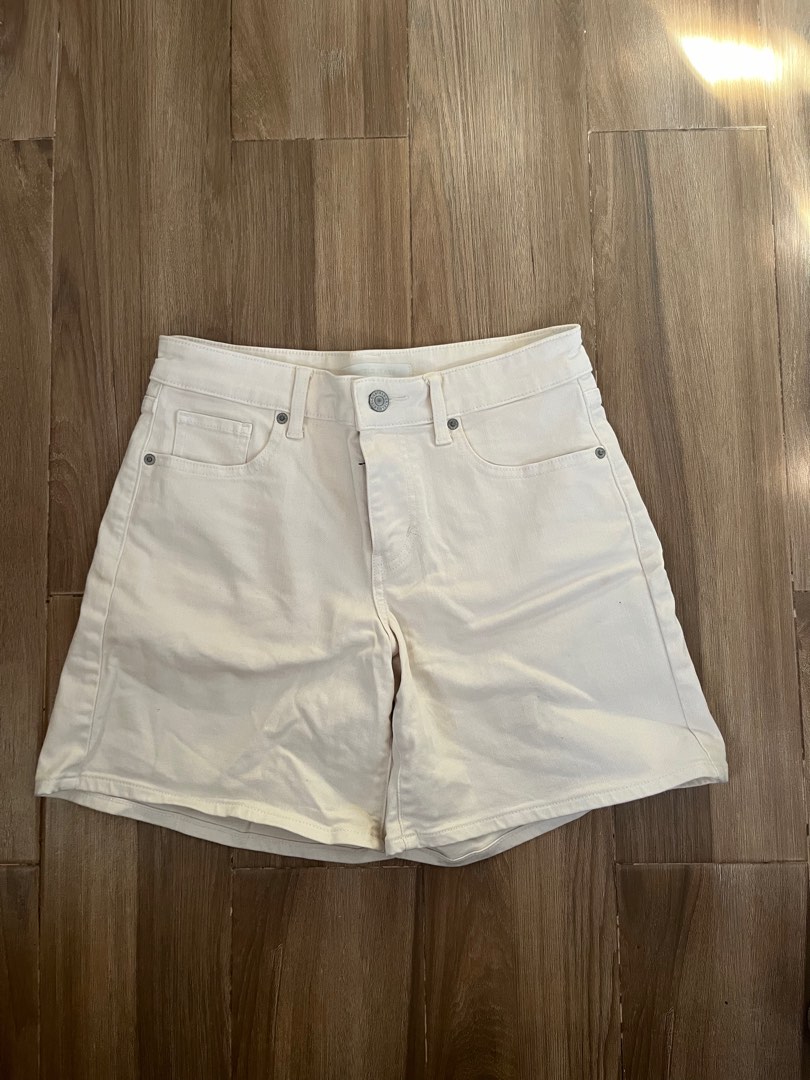 Uniqlo Cream Denim Shorts, Women's Fashion, Bottoms, Shorts on Carousell