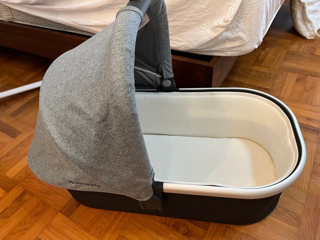 Uppababy online bassinet used
