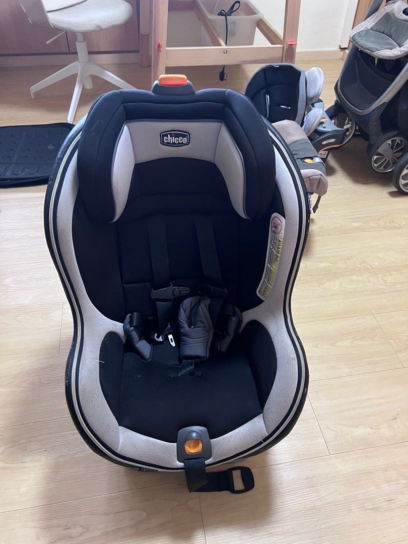 Used chicco car seat best sale