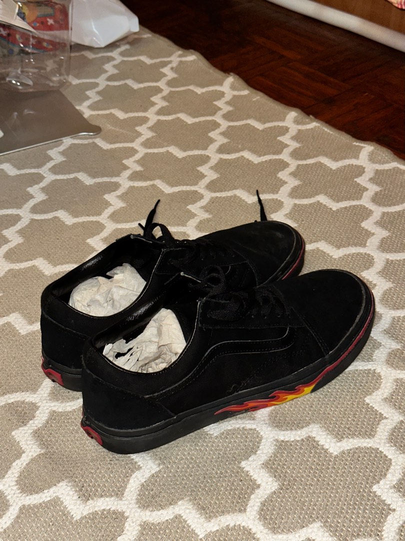Vans old skool flame wall hotsell