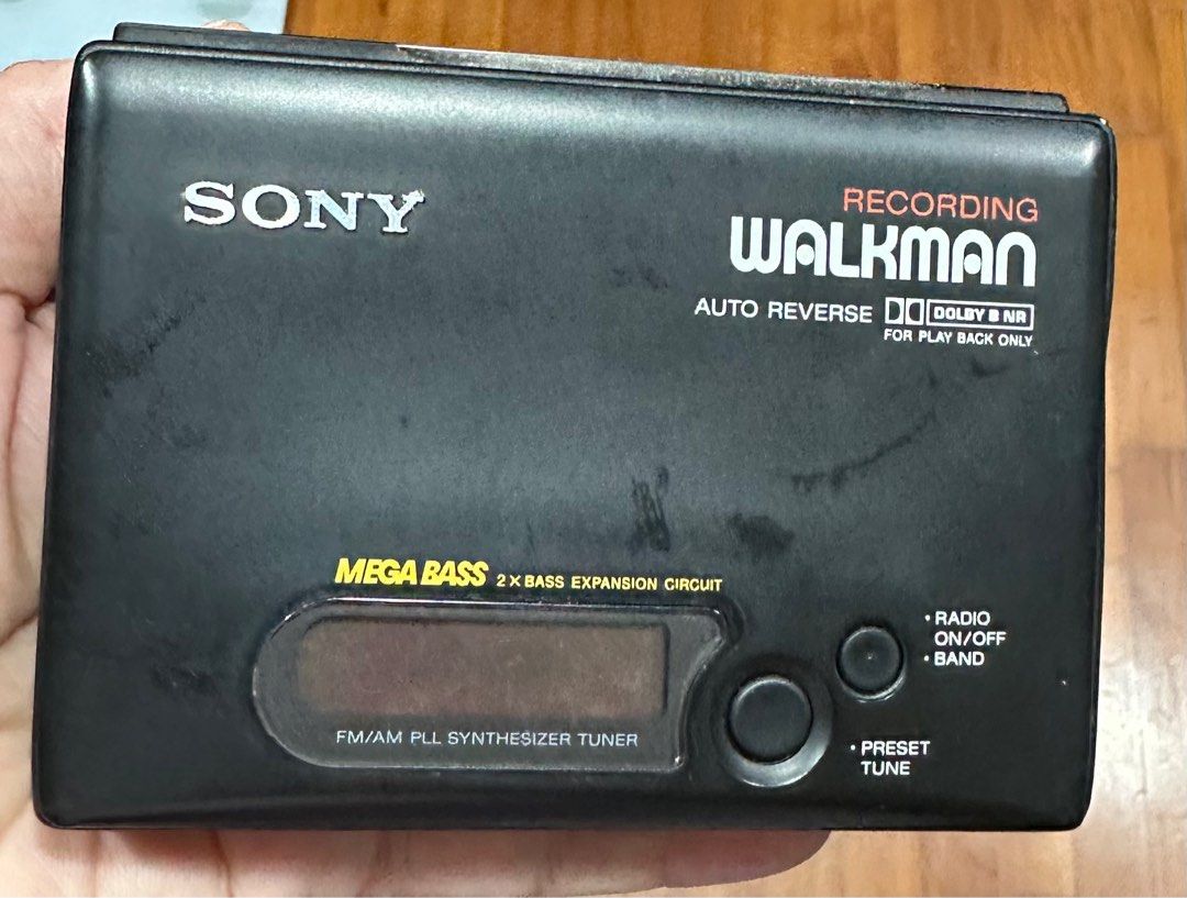 Vintage Sony Walkman, Audio, Other Audio Equipment on Carousell