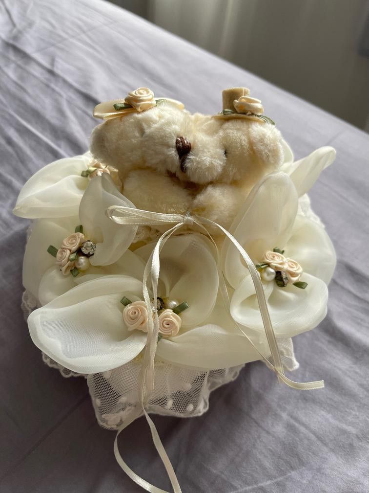 Wedding ring holder