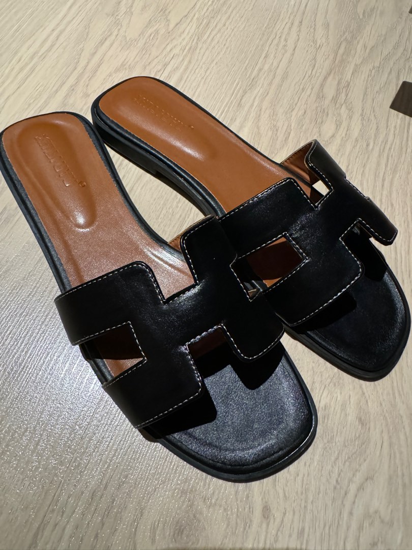 Cheap sandals hotsell for wide feet