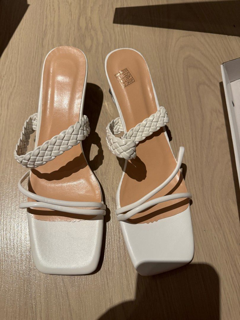 Wide feet Heels sandals