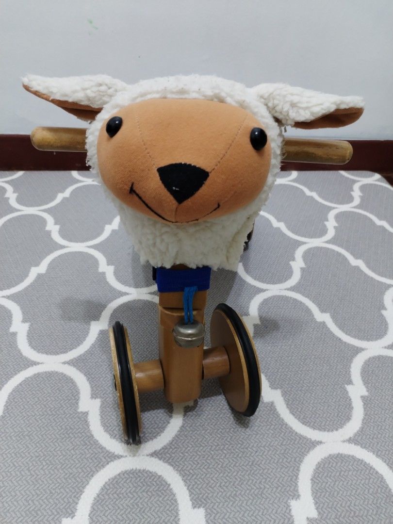 Wooden outlet animal trike