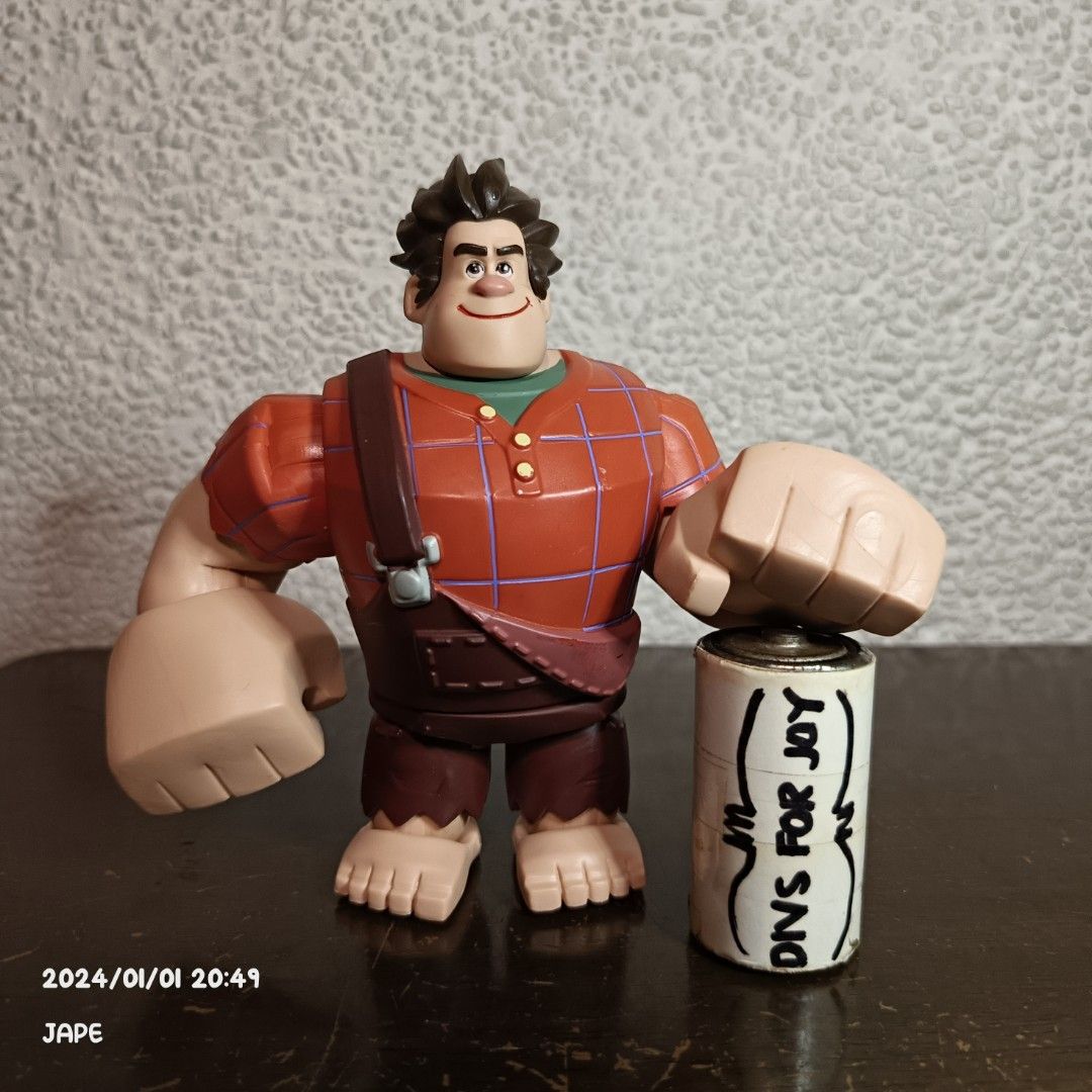 Wreck it Ralph (Category: Figurines & Statues) located in Makati City. Submitted by divs4joy (Listing ID 1275901689, Image 1). Description: Wreck it Ralph 655❌❌❌ 👉 6inches tall.